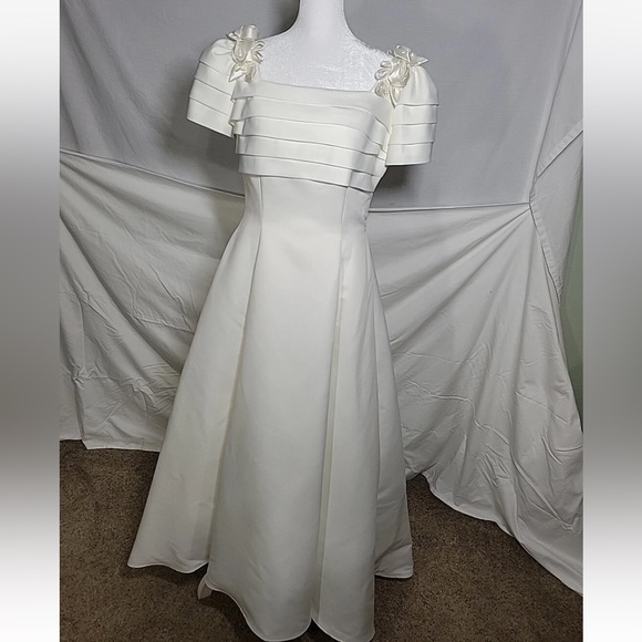 David's Bridal Dresses & Skirts - Elegant White Pleated Dress